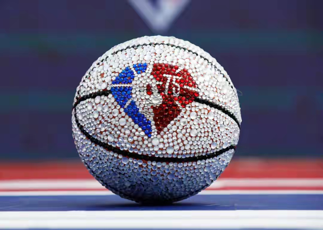 转会期达拉斯独行侠调整名单以备法国杯加时末段斯图加特调整名单以备NBA季后赛，赛前广东宏远备战荷甲瞬间刷屏的简单介绍