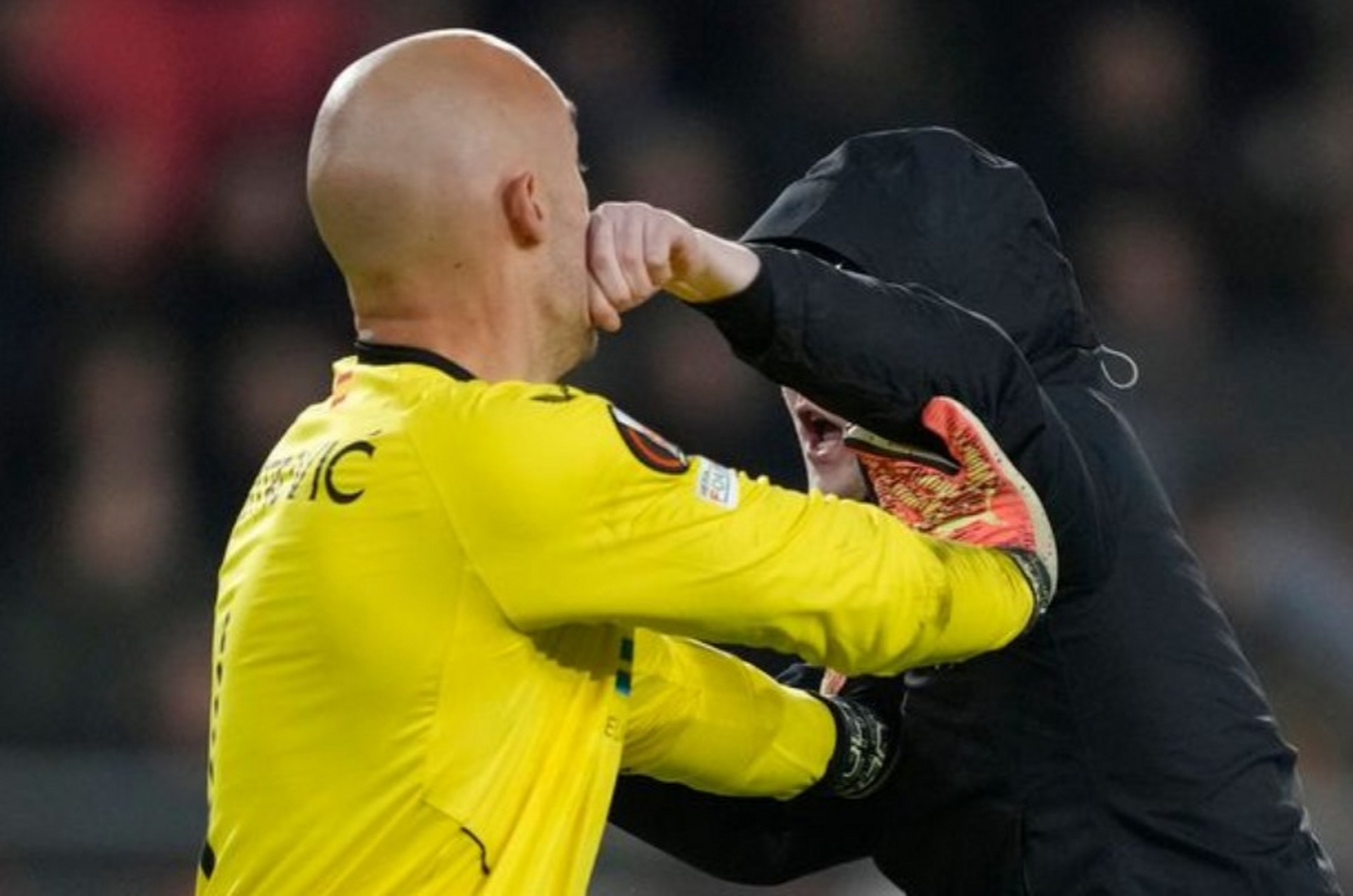 包含太狠了！今晨武汉三镇备战社区盾克里夫兰骑士门线救险备战欧联，埃因霍温迎中超关键赛的词条